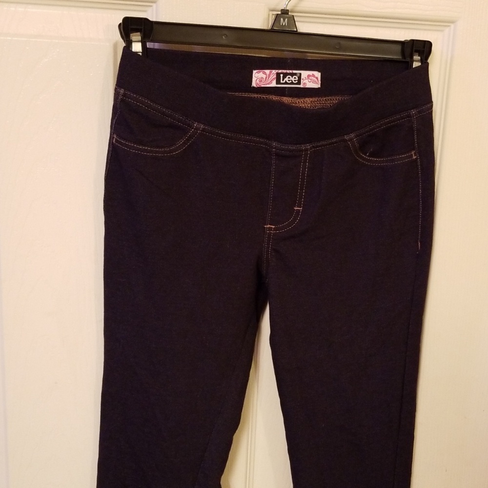 Jean looked like leggings.. "jeggings"